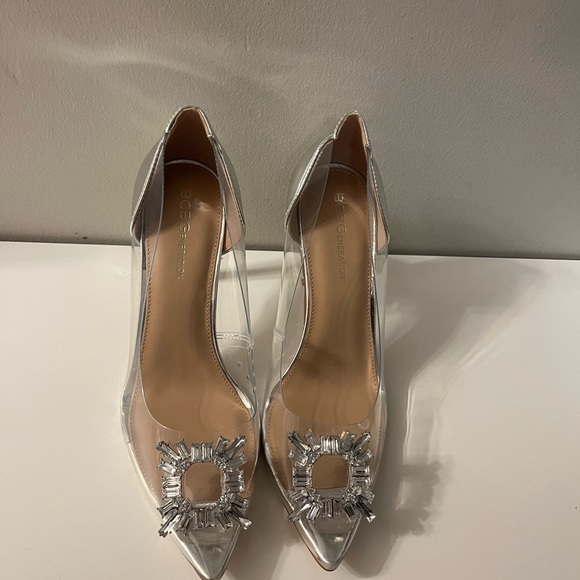 BCBG GENERATION WOMENS SIZE 8 CLEAR/SILVER HIGH HEEL ๐  SHOES. - Picture 2 of 2